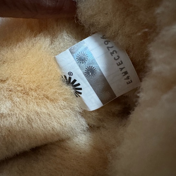 UGG Kids Tan and Pink Bailey Bow Boots - Picture 6 of 10